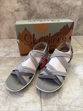Skechers Smitten By You Reggae Cup Sandals NWT  Gray/White Size 9